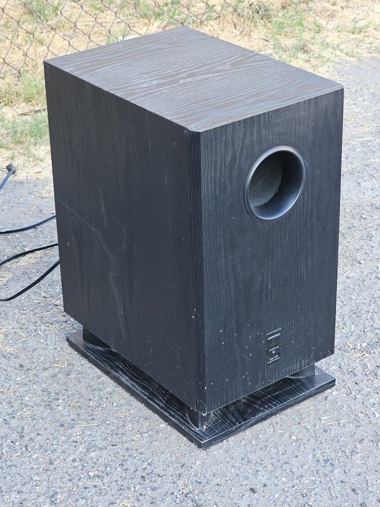 Onkyo SKW-200 Powered Bass-Reflex Subwoofer Speaker
