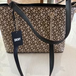 New DONNA KAREN NEW YORK Pretty Purse 