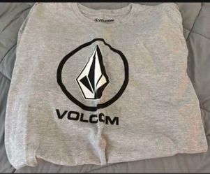 Mens Volcom shirt size xl brand new