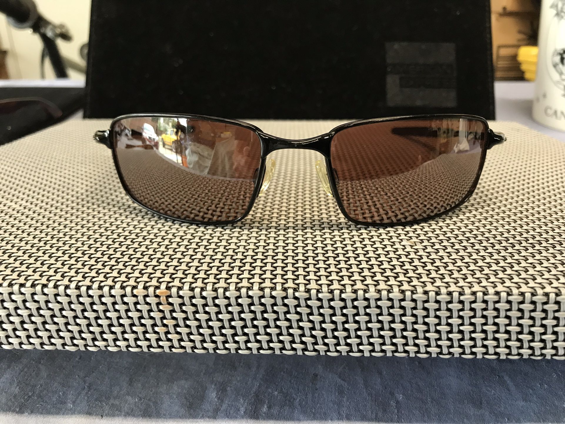 Men’s / Women’s Oakley Dangerous Ti Square Wire Sunglasses - Black Lacquered Titanium Frames - Model 12-923 - Super Cool Look