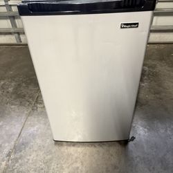 Magic Chef Mini Fridge
