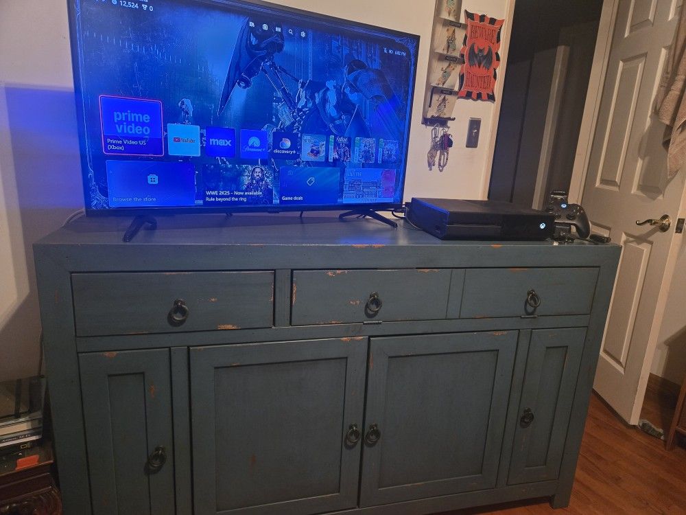 Entertainment Center Bundle, TV, XboxOne