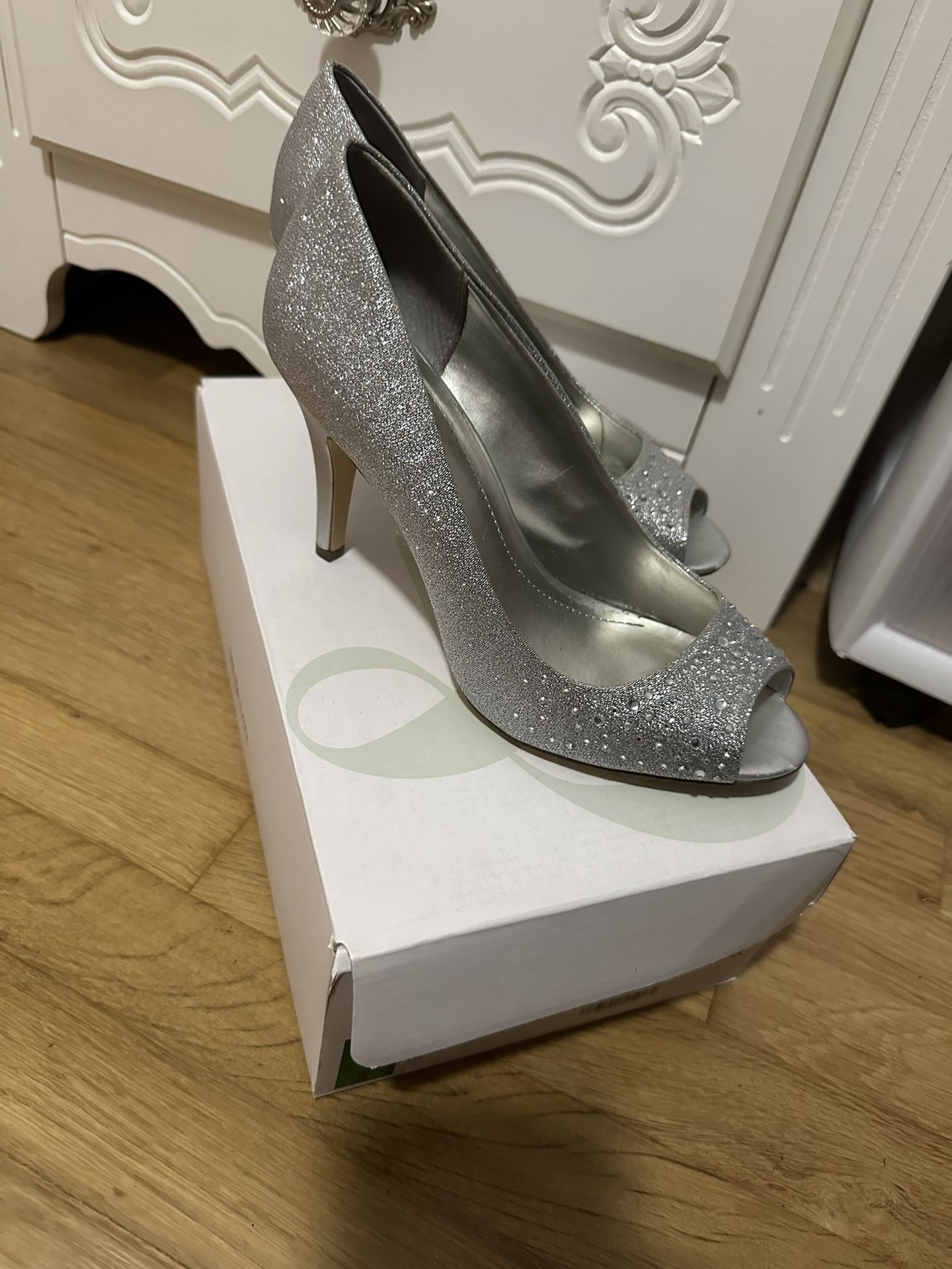 Style & Co. Silver Heels Size 7 Woman Shoes Used Once