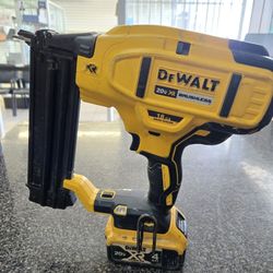 DeWalt Brushless 18GA Brad Nailer (DCN680)