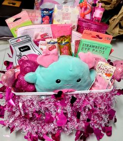 Birthday Friendship Day Gift Basket for Teen, Tween Girls