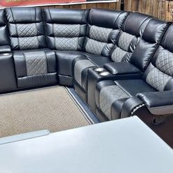 Jordan Black Reclining Sectional With 2 Recliners. Brand New.