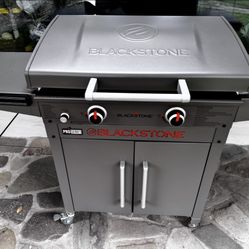 2 Burner Blackstone Grill Like New $200 With Cover