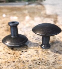 Round Pulls - 20 Total