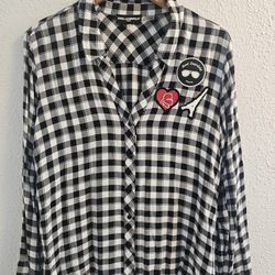 Blusa Karl Lagerfeld.  