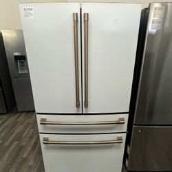 $2599 GE 28.7 Cu Ft French Door Energy Star 