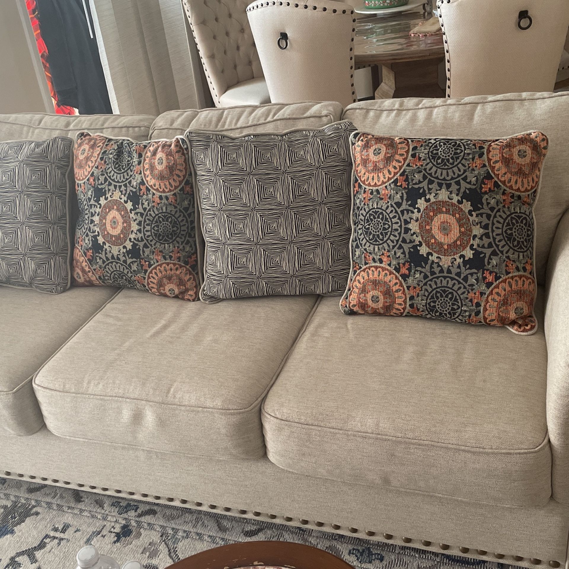 Barely Used living room Couch, Sofa and Coffee table