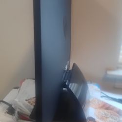 Asus 24" Widescreen Led Monitor W/ Alienware Gaming Keyboard 