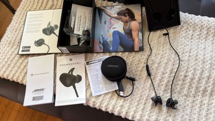 Bose SoundSport Wireless Headphones (Black) - For Parts or Repair - With Original Box