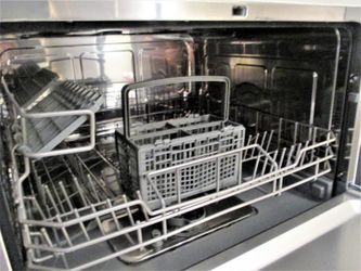 Countertop dishwasher