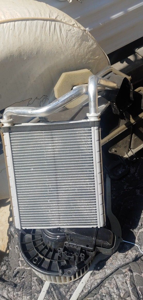 2016 Toyota Camry Heater Core And Fan Housing