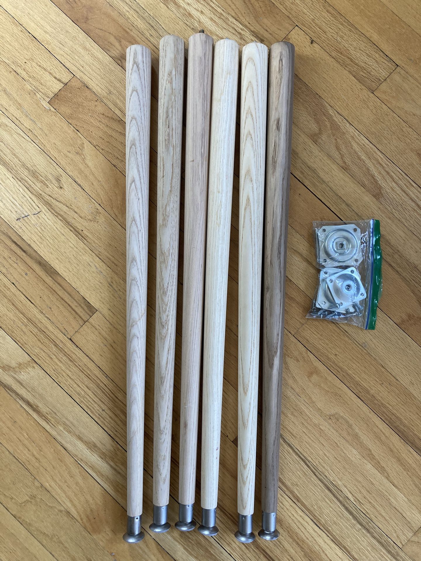 Wooden Table Legs w Brackets