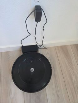 iRobot Roomba Robot Vacuum with Charger