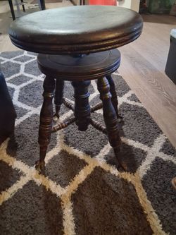 Piano stool