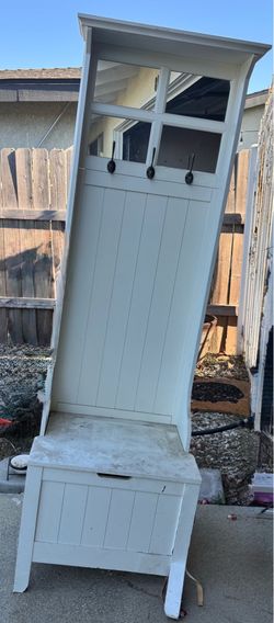 Free hall tree w/storage
