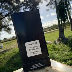 TOM FORD 