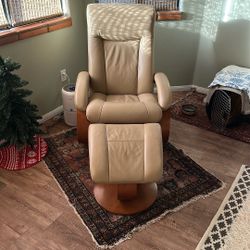 Leather Chair - Recliner w Foot Stool 