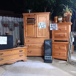4 Furniture Drawers 