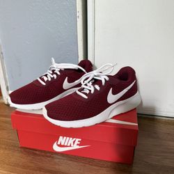 Brand New Nike Shoes Women's Size 6 