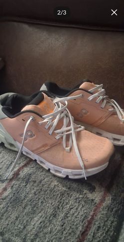 Cloudflyer 4 running shoes Peach Women's size 10.5
