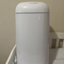 Genie Diaper Trash Can 