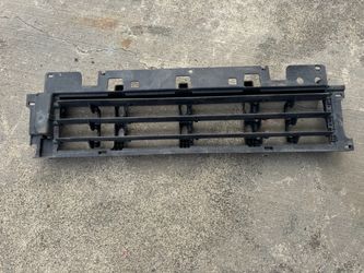 2018 - 2025 RANGE ROVER VELAR L560 Front Air Shutter