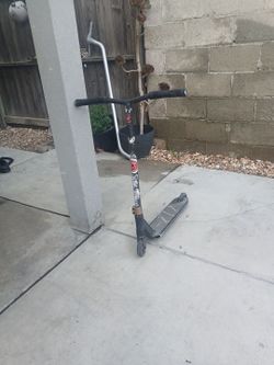 Scooter black grips sticky brakes broken