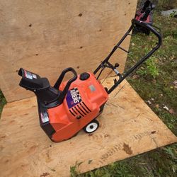 Ariens 722 Single Stage Gas Snow Blower – Works, Needs Key & Tune-Up