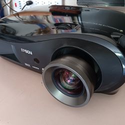$400 Projector Sale For $150 Works Perfect With Remote