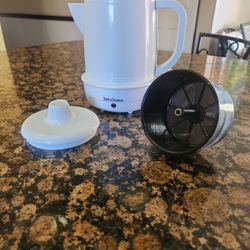 Betty Crocker  4 Cups Coffee Pot