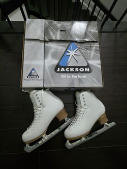 Jackson Elle Figure Skates (FS2130) – Size 8.5 Wide – Brand New with Box
