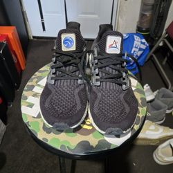 NASA x adidas UltraBoost 5.0 DNA Black Carbon Men's Size 11 Great Condition 