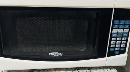 Premium Levella PM7078 Microwave Oven