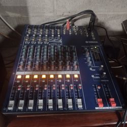 Yamaha  MG124c Mixing Console
