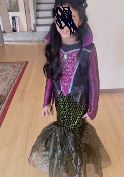 Girls Dark Mermaid Halloween Costume size 7-8 year old