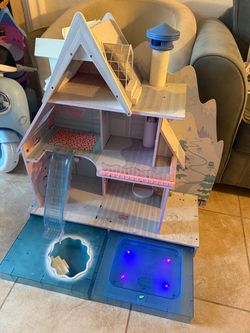 Doll house $5