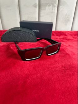 Prada sunglasses PR 06YS