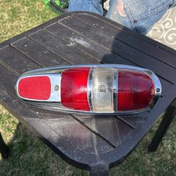 1(contact info removed) Mercedes 180 Tail Light