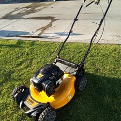DEWALT  LAWN MOWER GASOLINE 