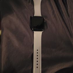 Apple Watch SE (1st Gen) 44mm