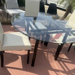 Glass Dining Table with 3 Chairs Garage sale on 3/21 to 3/22 @ 9am to 4pm Mt Wilson Court, Antioch 