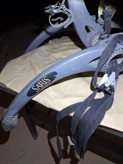 Holds up to 3 bike rack for car trunk or roof