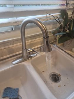 Kitchens faucet
