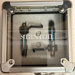 Stanton cartridge pair w/new replacement stylus & case