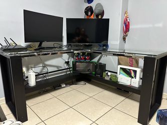 Corner Glass desk