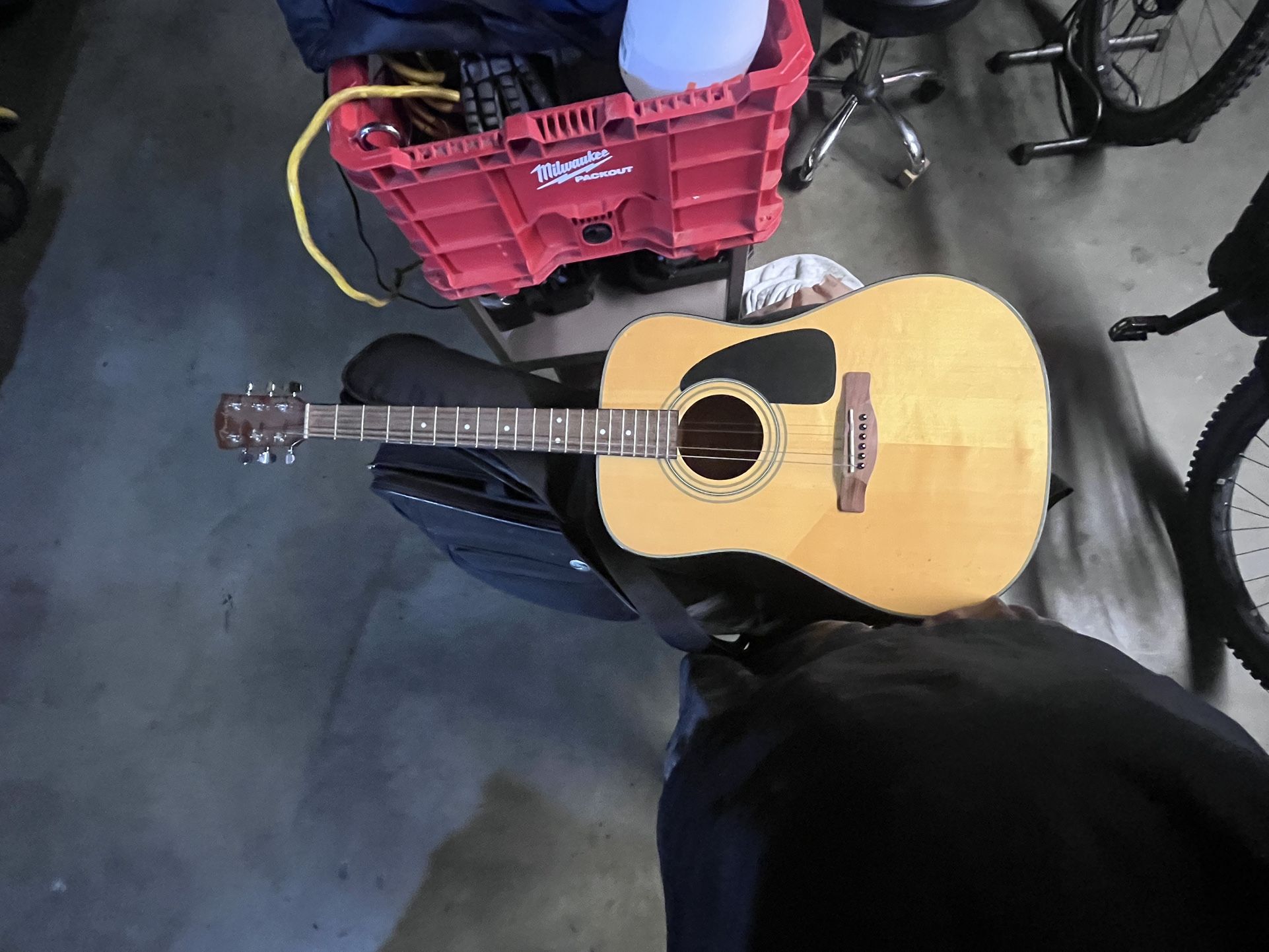 FENDER Acoustic Guitar